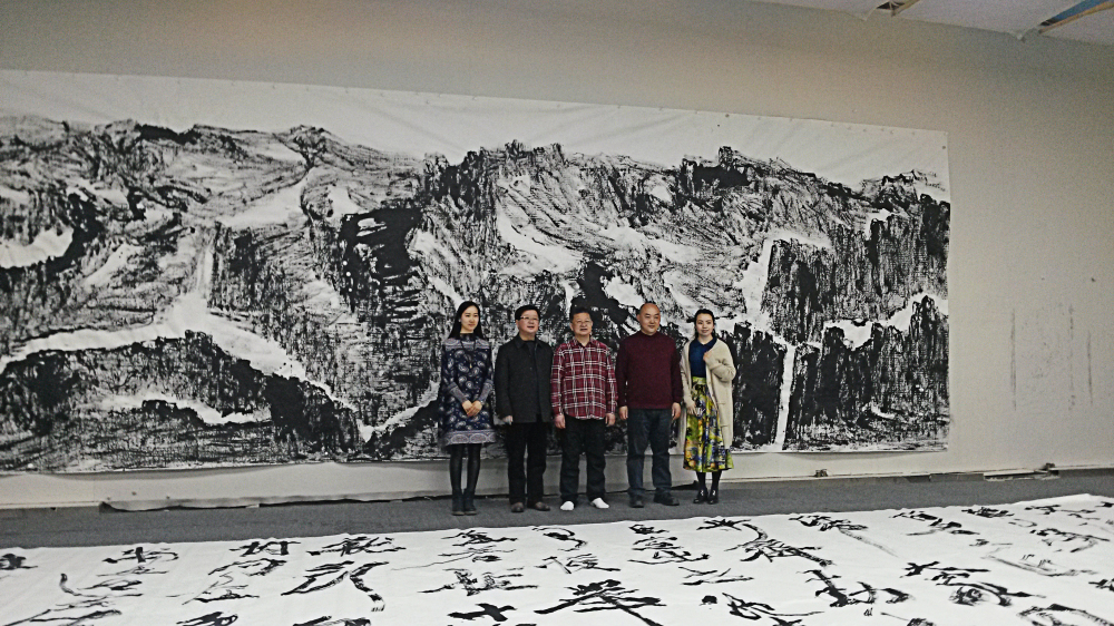 曾来德先生为优发国际博物馆创作&ldquo;三丈三&rdquo; 巨幅作品
